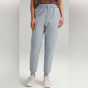 Lululemon Keep Moving Jogger Women’s Size 4 Rhino Grey High Rise Pants